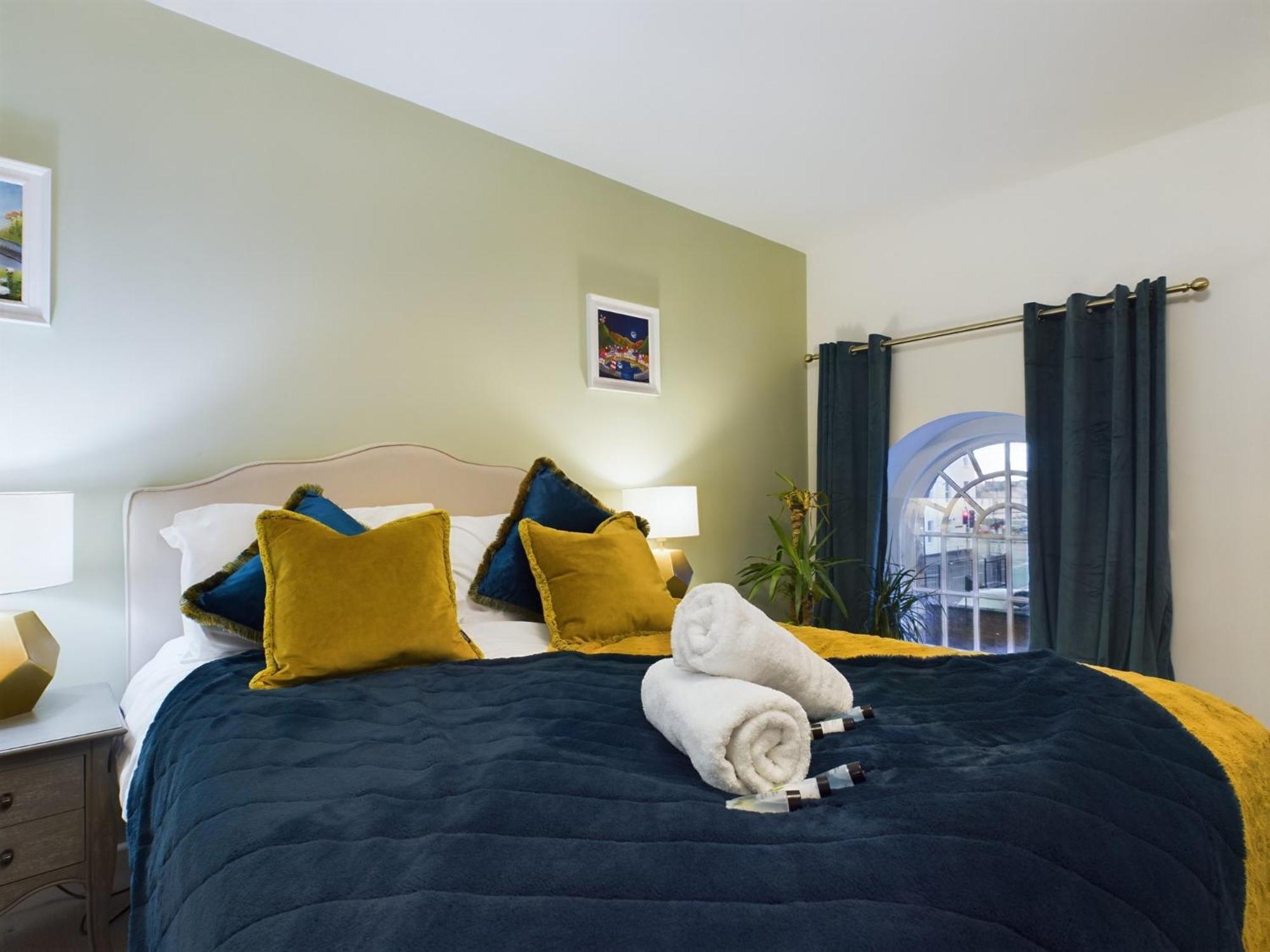 Modern Duplex Central Free Parking Wi-Fi Apartment Cheltenham Luaran gambar